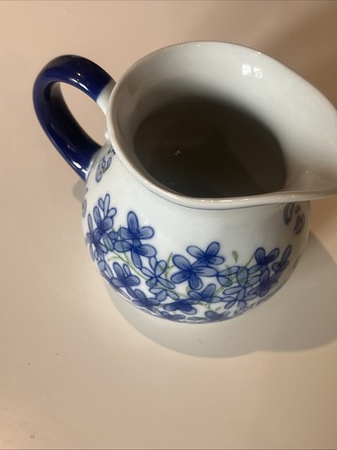 Blue and white pot pourri - blue,