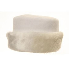  LADIES WHITE FLEECE HAT WITH
