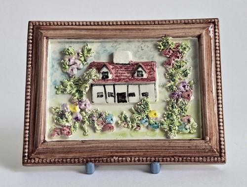 Hewett houses cottage relief - cottage,