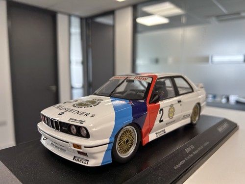 Minichamps scale bmw e30 - 1/18,