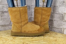 TAN SUEDE SHEEPSKIN UGG AUSTRALIA CLASSIC SHORT BOOTS SIZE 8.5 / 41 FAIR USED