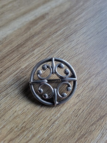 Medium vintage sterling - medium,