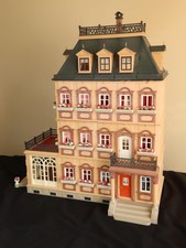 Fully furnished Playmobil 5300