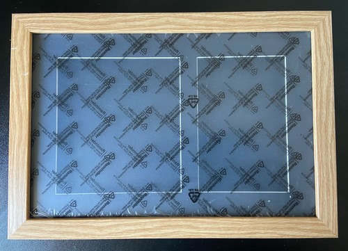Medal photo frame - light, oak