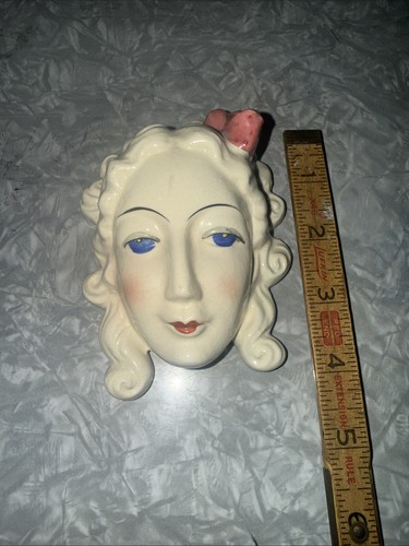 Vintage 1930s art deco - deco, lady