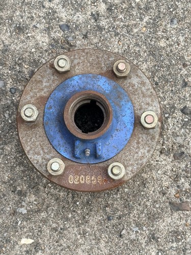 Tractor hub suitable - tractor, for