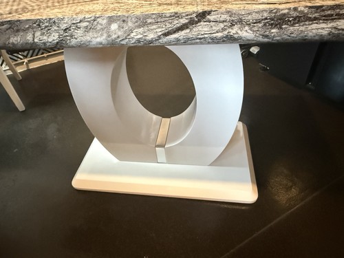 Marble effect halo table with - marble,