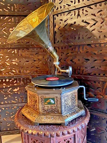 Gramophone fully - gramophone, –
