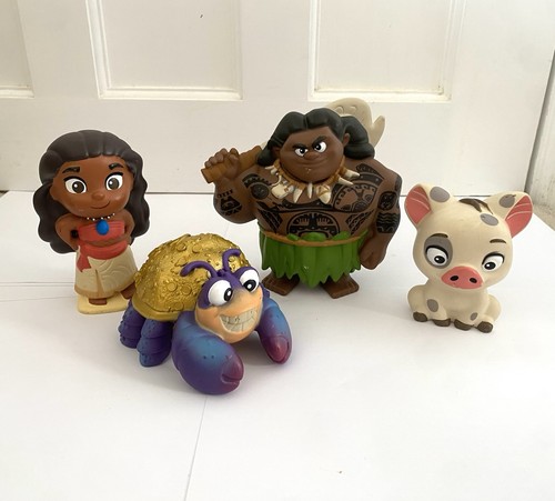 Disney store moana - disney,