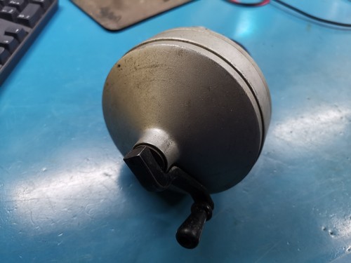 500v hand crank - dc,