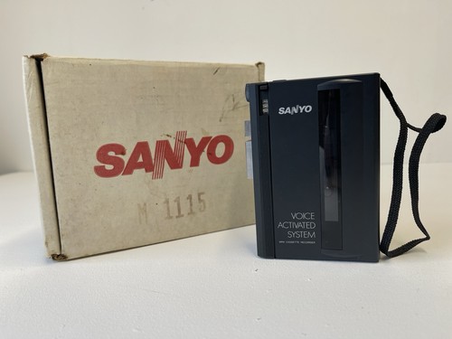 Sanyo cassette tape recorder - cassette,