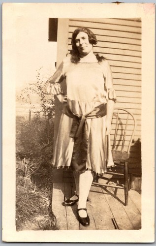 Vtg snapshot woman flapper - woman,