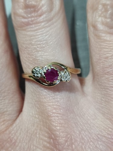 9ct yellow gold - 9ct, diamond