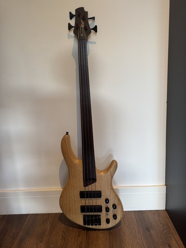 Cort b4fl fretless bass - cort,