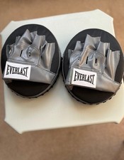 Everlast Punch Mitts Sparring Pads and original Zip Storage