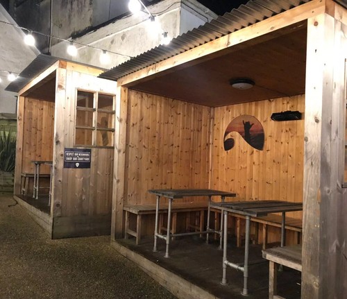 Pub smoking shelter vaping - shelter,