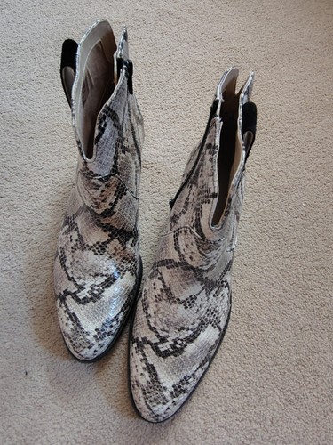 Bnwt clarks leather snakeskin - bnwt,