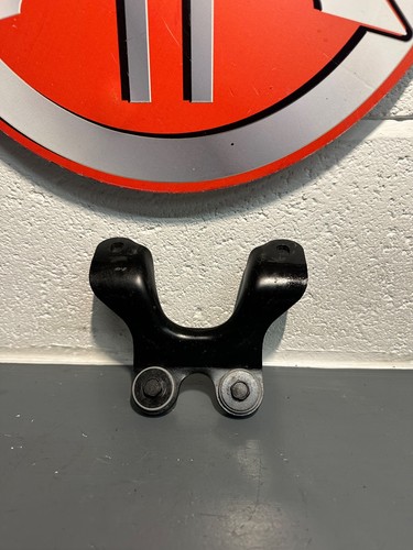 Yamaha fazer fuel tank bracket - fazer,