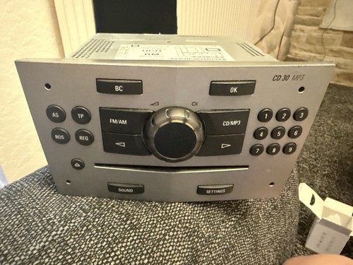 Vauxhall corsa 30 mp3 - 30,