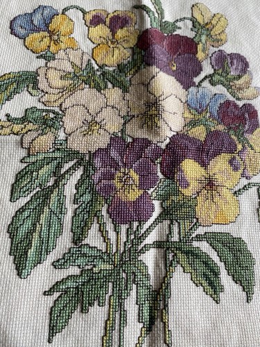 Pansy floral cross stitch - cross,