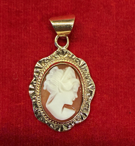 Oval cameo pendant - cameo,
