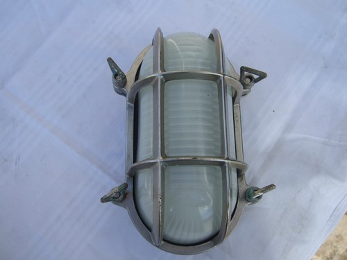 Bulkhead lights opaque - -,