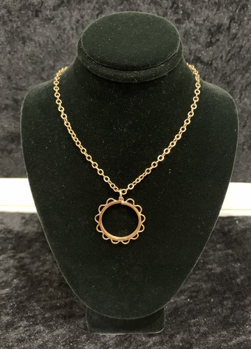 9ct yellow gold full - , sovereign