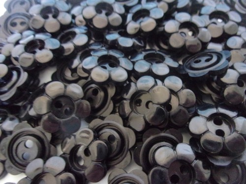 Job lot buttons - 50, hole