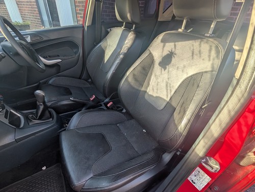 Ford fiesta mk7 - 4, door