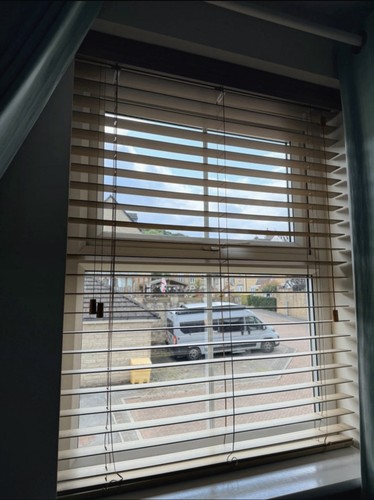 Blinds2go oak effect venetian - blinds2go,