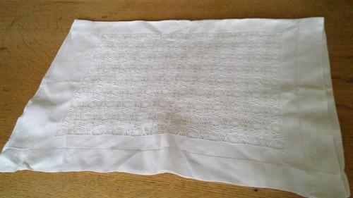 Vintage hand embroidered linen - hand,