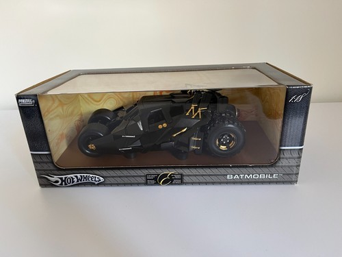 Hot wheels batmobile - 1:18,