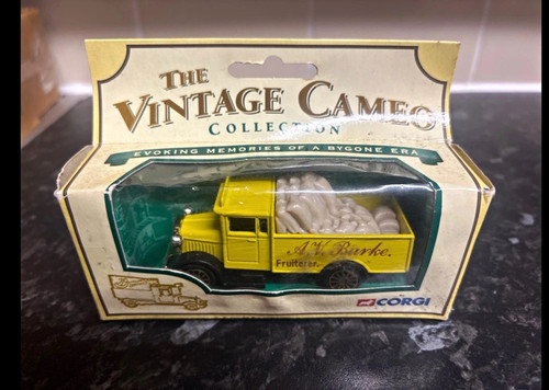 Corgi vintage cameo ford model - vintage,