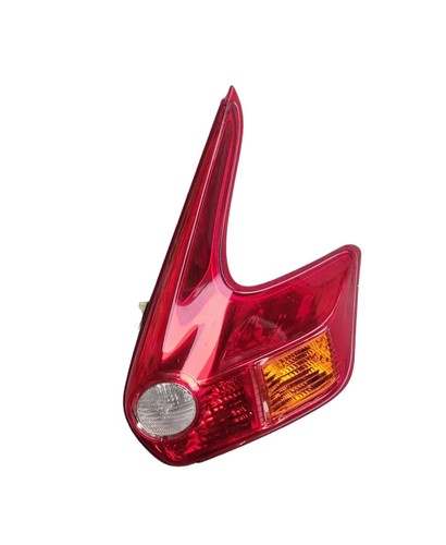 Right tail light nissan - right,