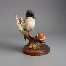 VINTAGE COUNTRY ARTISTS HAND PAINTED GREEN WOODPECKER BIRD WITH HORSE CHESTNUT
