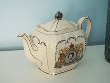 Sadler Cube Teapot for the Queen Elizabeth II silver jubilee 1952-1977 Vintage