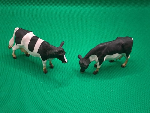 Pair britains 1984 farm - pair,