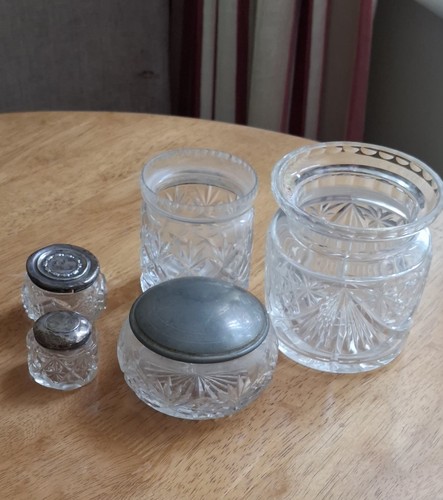 Selection small vintage - of,