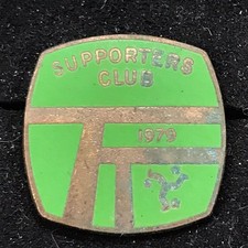 1979 Isle of Man IOM TT Supporters Club Motorcycle Races enamel badge (Manx)