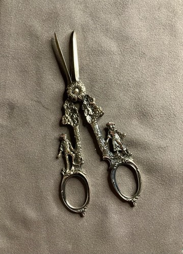 Vtg silverplate grape scissors - grape,