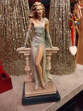 Capodimonte Vittorio Tessaro Elegant Lady Hand Painted Figurine 1987