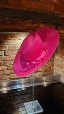 Striking Philip Treacy hat