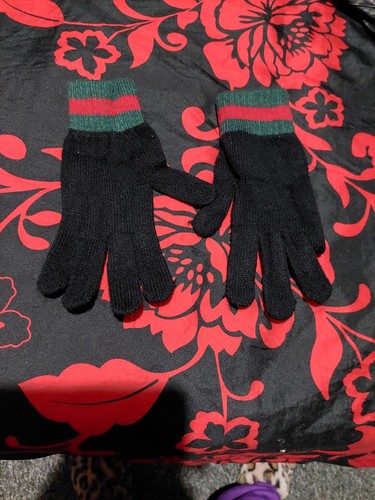 Unisex knit winter gloves size