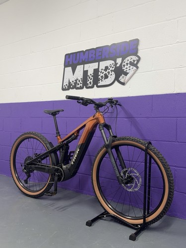 Medium 2027 trek - medium, powerfly
