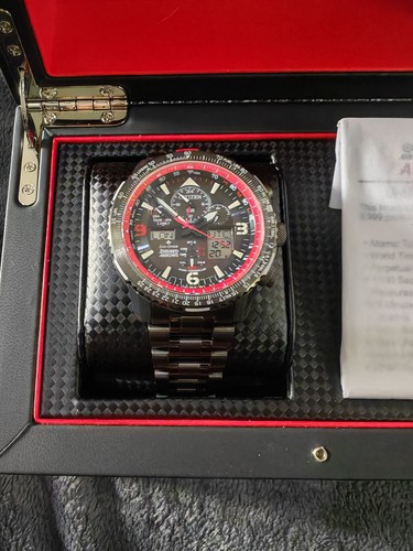 Citizen red arrows - red,