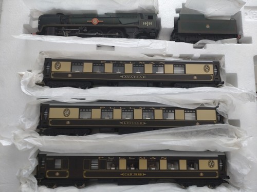 Hornby bibby line train pack - line,