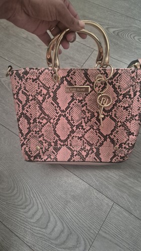 River island hand - river, hand/shoulder