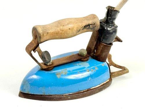 Vintage 1950s electric iron - vintage,