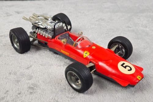 Schuco red 1073 - red, ferrari