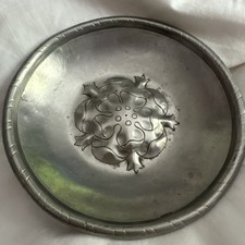 Arts & crafts  Hugh Wallis